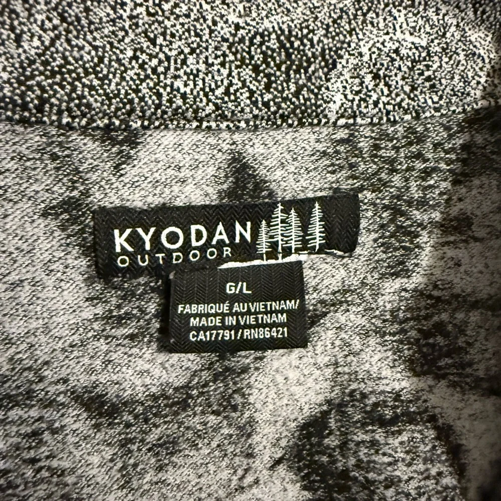Kyodan Black and White Patterned Top. Size Large. - Picture 3 of 8